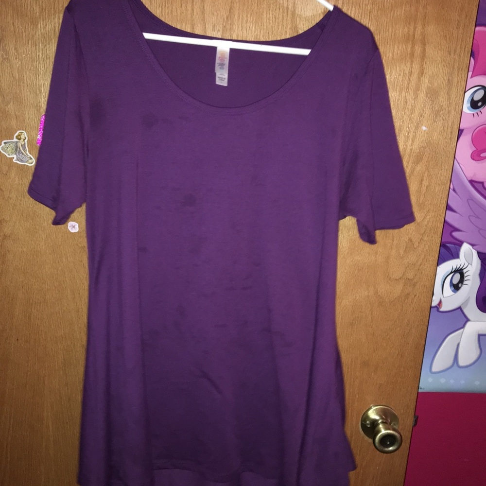 Large plum perfect tee with light stains